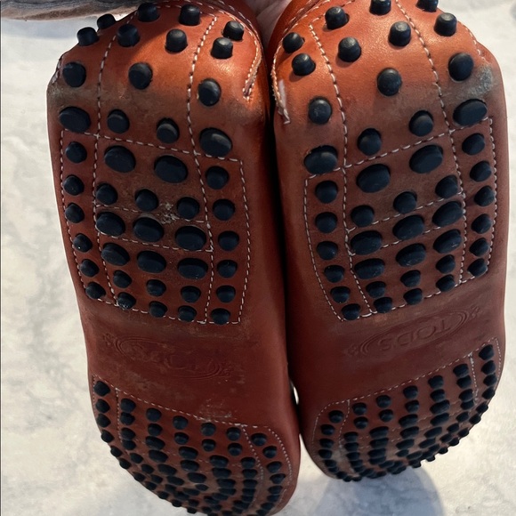 Tod's Tan Leather Loafers women’s size 39 - Picture 4 of 4
